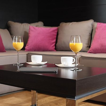 Maccani Black Luxury Suites ベオグラード エクステリア 写真