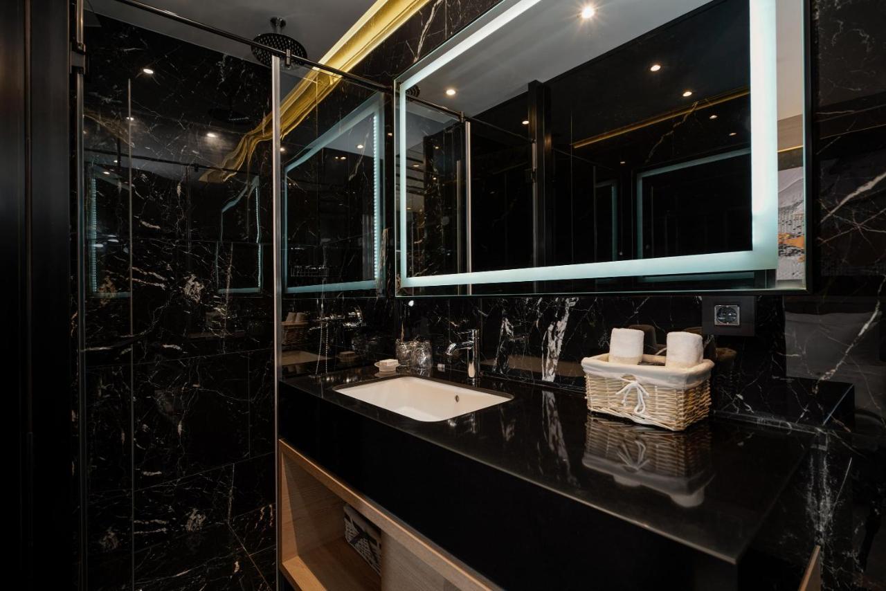 Maccani Black Luxury Suites ベオグラード エクステリア 写真