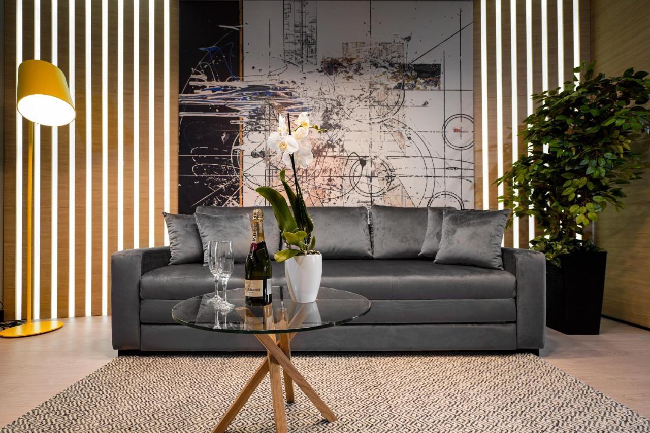 Maccani Black Luxury Suites ベオグラード エクステリア 写真